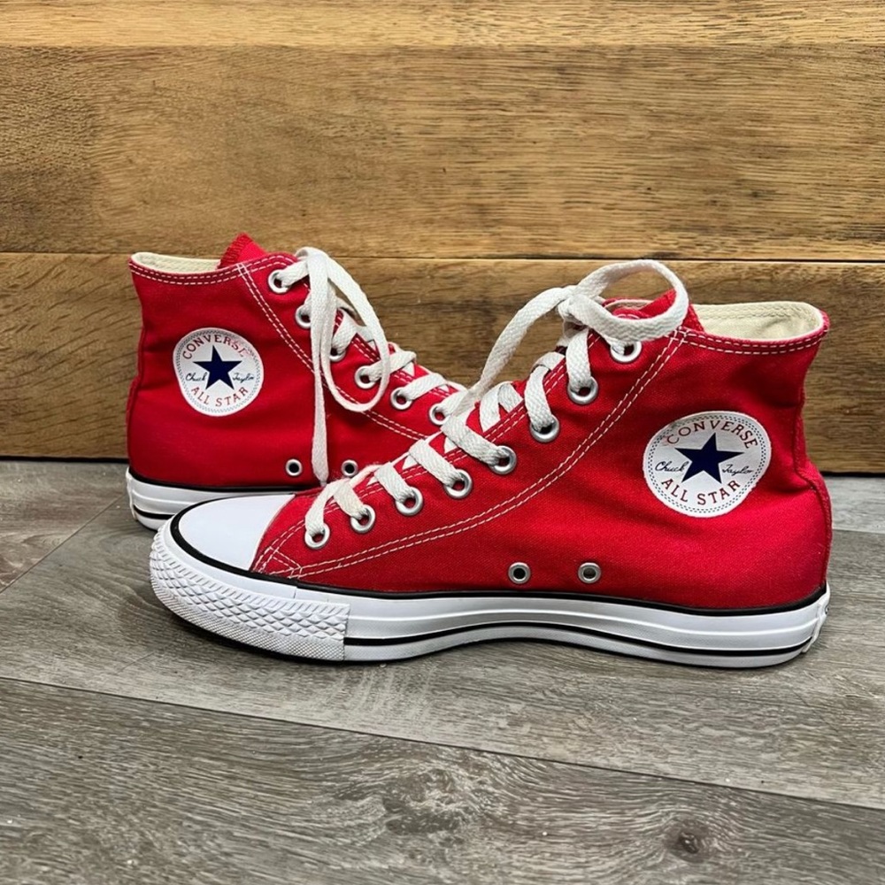 Converse All Star Classic High Top Red Lace Up
Sneaker Mens 7, Womens Size 9